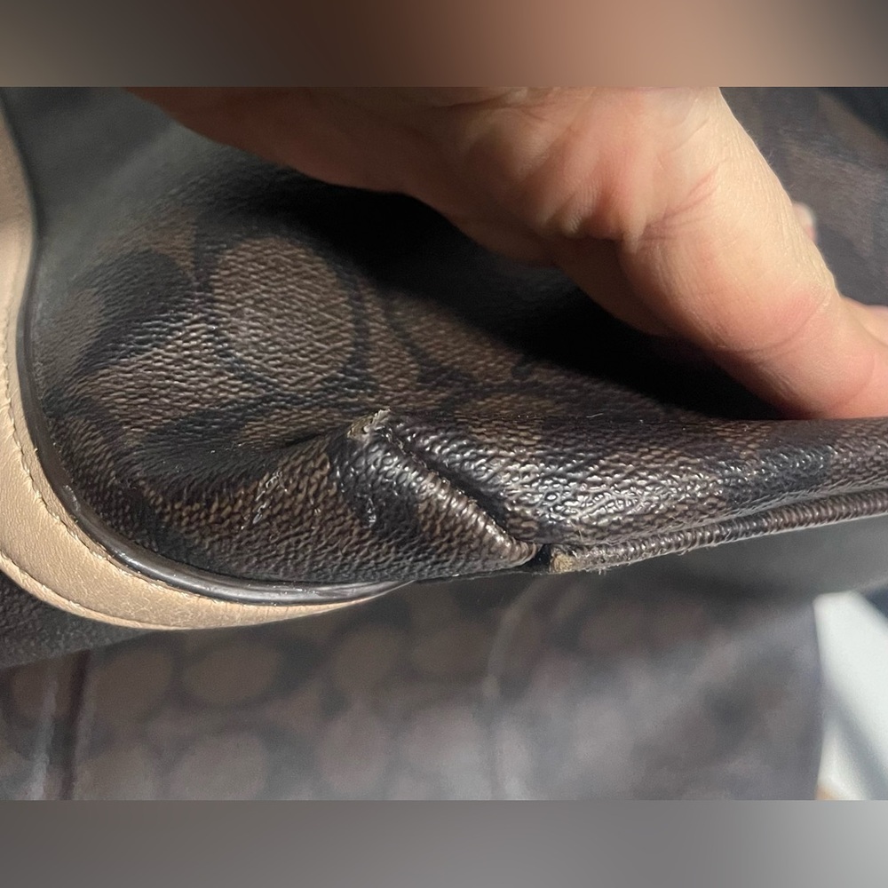 💼Coach Peyton Signature Pocket Tote Brown Canvas Tan Leather Trim
🌵 Description - Picture 12 of 15